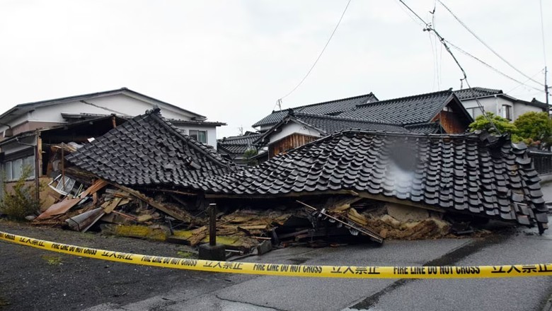 Massive Magnitude Earthquake Hits Japan Tsunami Warning Issued