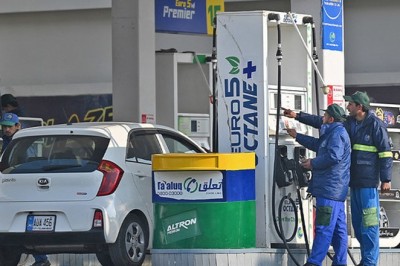 Govt likely to cut petrol price on New Year’s Eve