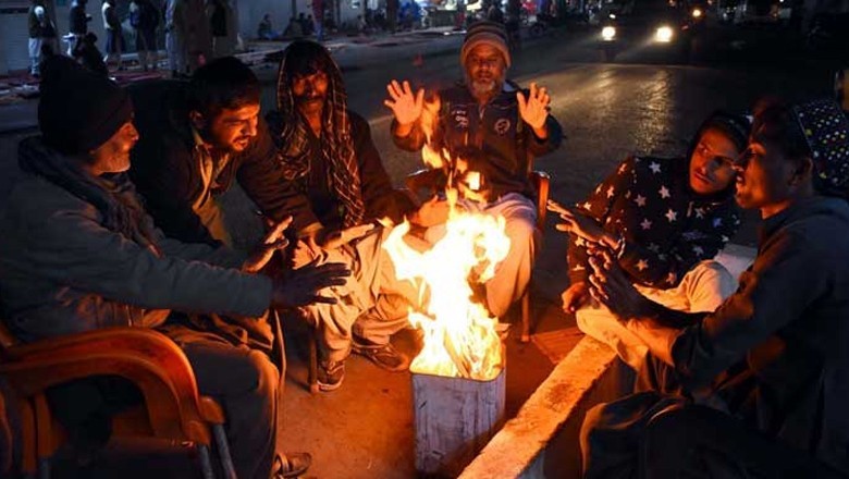 Karachi records chilliest night of 2024