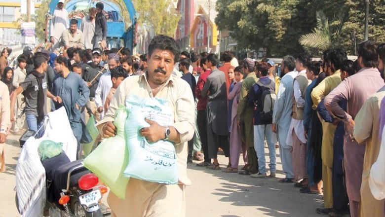 44% Pakistanis believe their financial condition crumbled in last 10 years