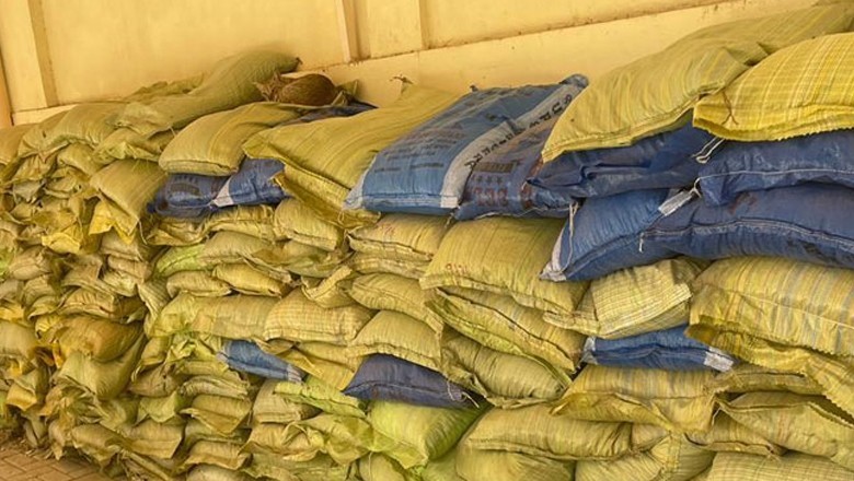 Customs seizes hoarded tea worth Rs1.6bln in Karachi warehouse