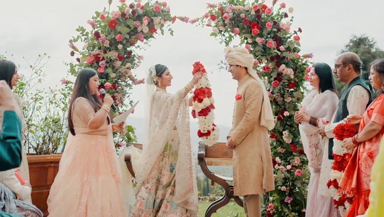 Interfaith couple gets married in Italy with nikkah and pheras