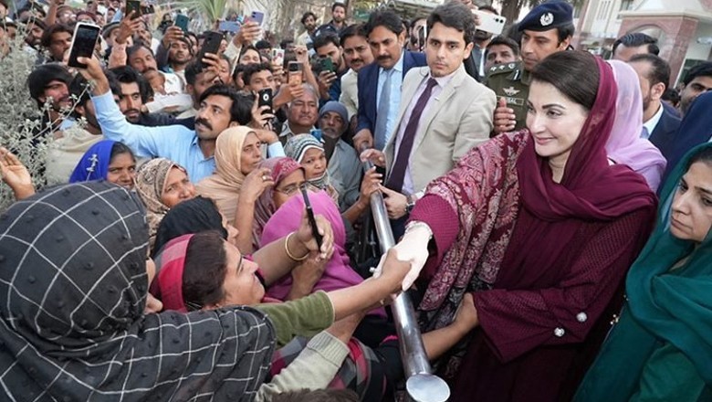 Lahore woman says CM Maryam gave Rs3,000 “for pictures” then her team took it back