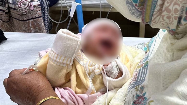 3-month-old baby dies in mother's lap on Sanghar hospital premises after failing to get treatment