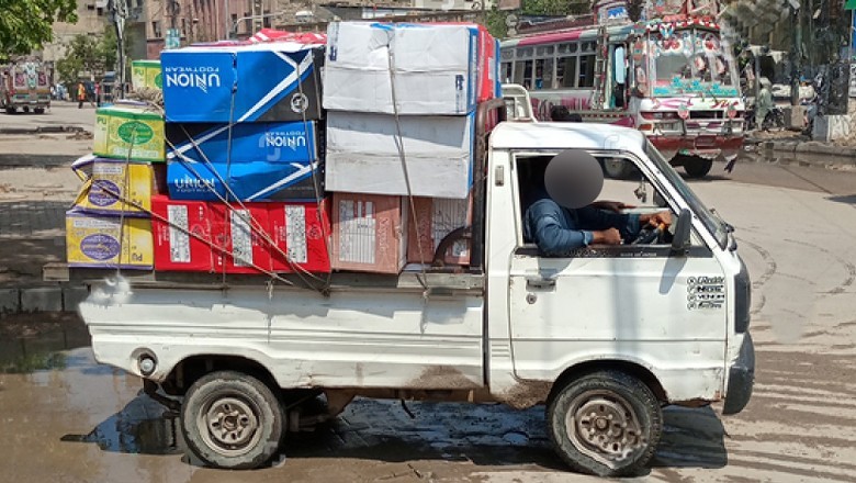 Robbers loot electronic items after ordering them online in Karachi