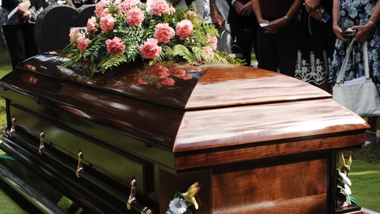 Woman pronounced dead by nursing staff found alive at funeral home