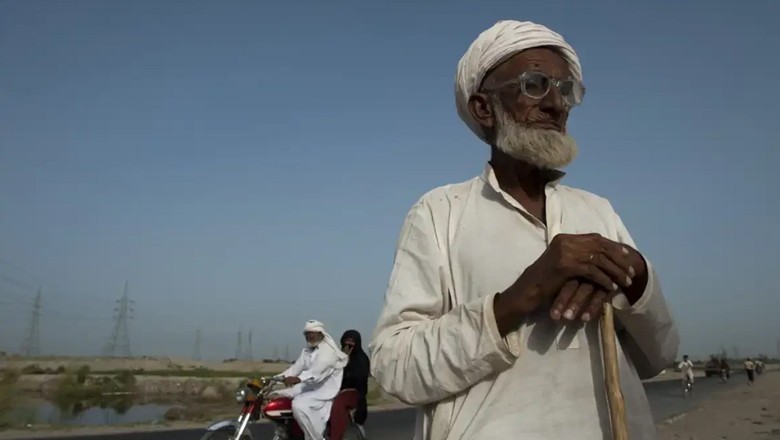 Life expectancy in Pakistan climbs to 67.3 years from 65.7 years