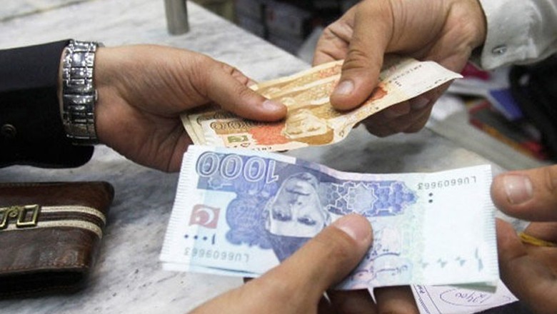 Sindh govt announces 30% hike in government employees' salaries