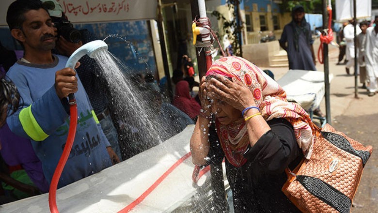 Karachiites advised to stay at homes as temperature likely to hit 40°C today