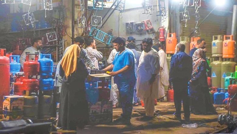 Sindh prohibits storage and sale of LPG, LNG cylinders in residential areas