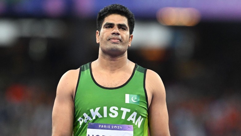 Arshad Nadeem requests govt to establish 'university for girls' in his village