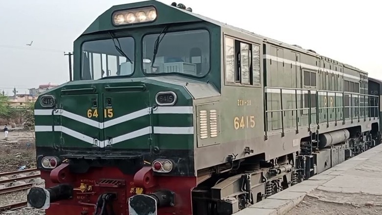 Rs50,000 reward announced for gatekeeper who saved Shalimar Express from major accident