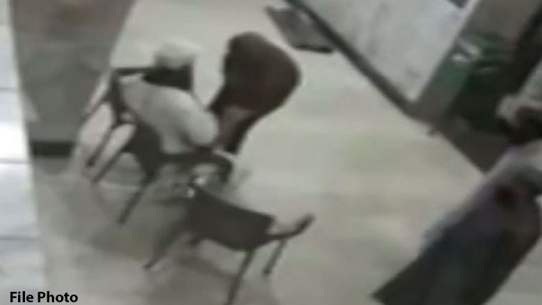 Gunmen snatch 'donation box' from Imam in a mosque in Lahore