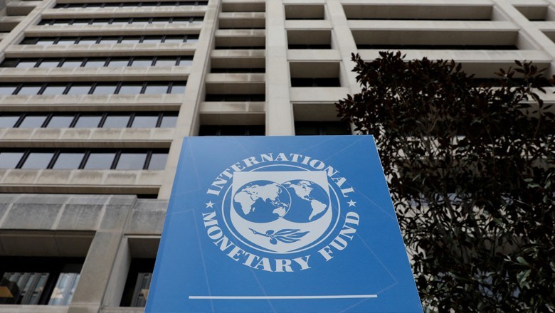 IMF forecasts Pakistan's economic growth by 3.2% in FY25