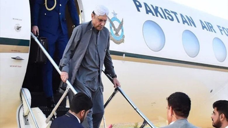 President Asif Zardari suffers foot fracture at Dubai airport