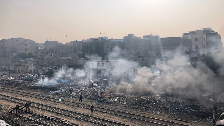 Lahoris turns to plants, air purifiers to seek relief from dense smog