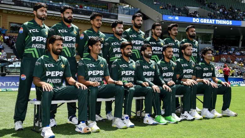 Pakistan outclass Australia with comfortable chase of 164-run target in 2nd ODI