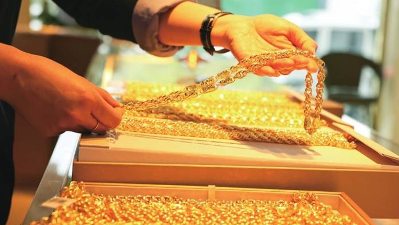 gold-prices-rise-sharply-in-global-local-markets_1731685777-s.jpg