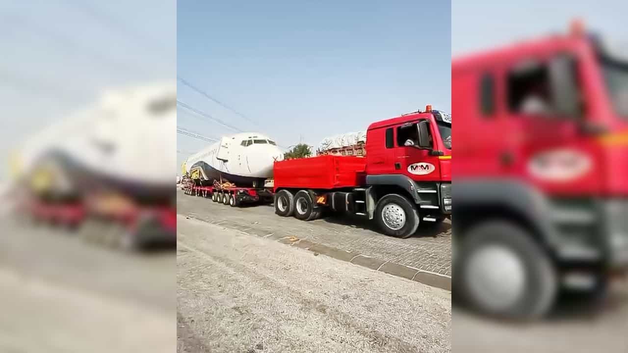 Strange Flight: Airplane Takes Ride on Motorway