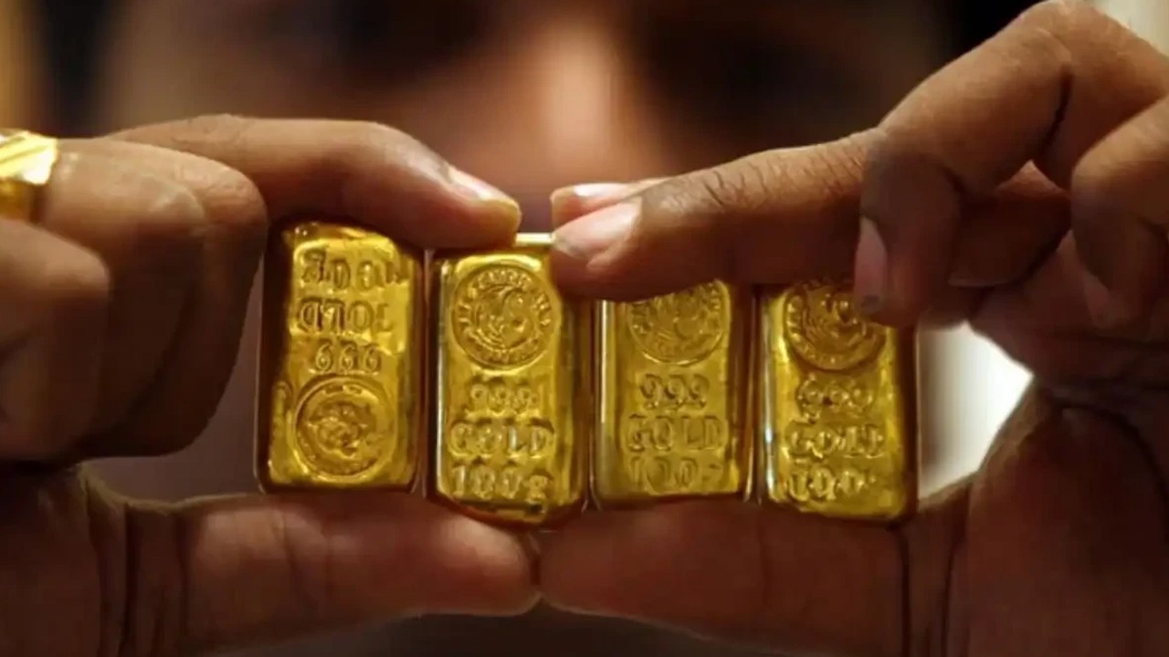 Gold prices decline in Pakistan amid global decline