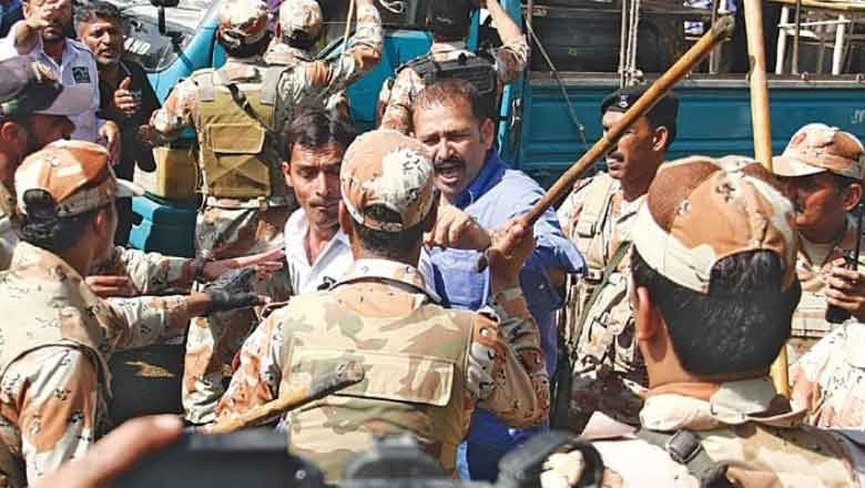 Sit-ins in Karachi end at six sites after police crackdown