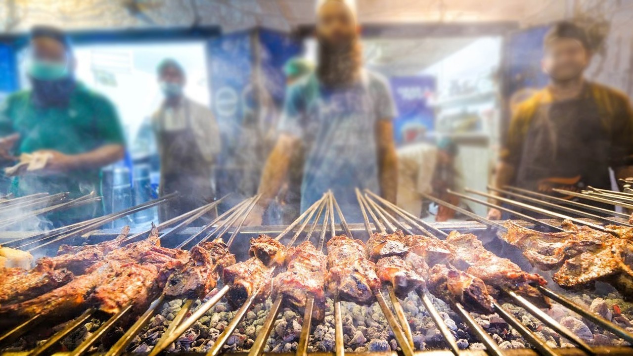 Thieves steal fish, chicken, ghee from tikka shop in Gujranwala