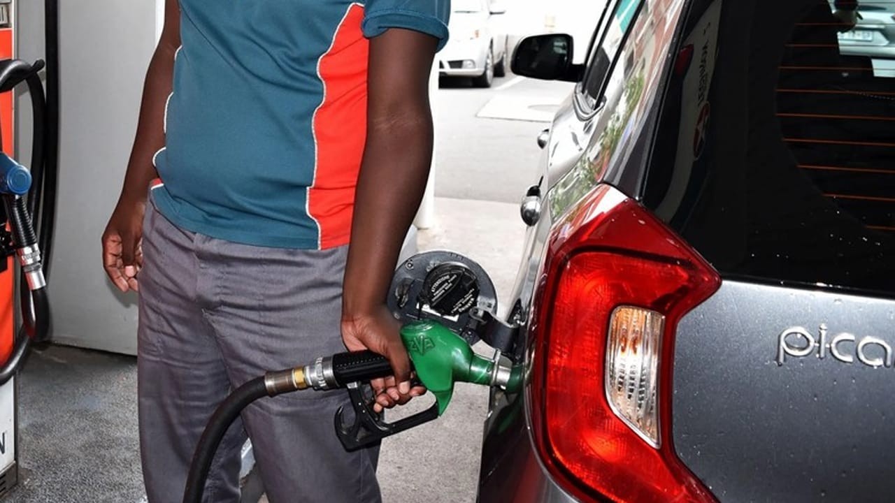 Petrol price expected to go up in Pakistan