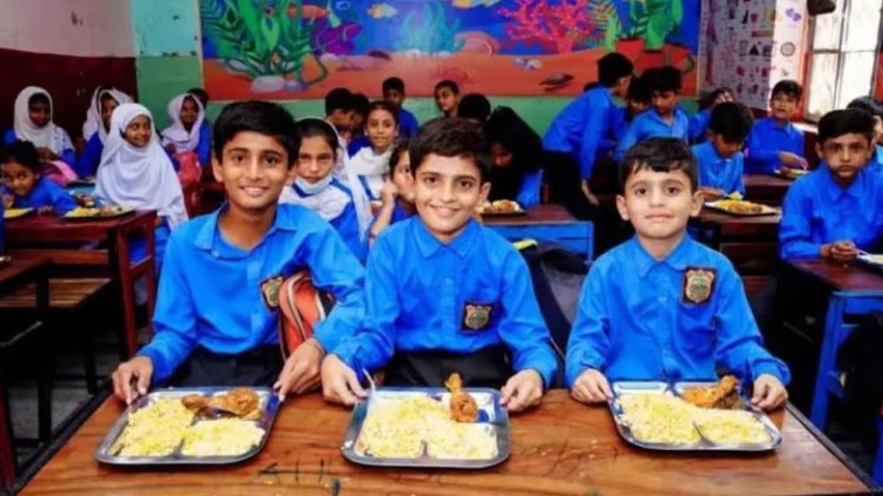 Sindh to offer free meals to school students