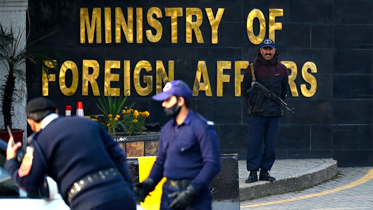 FO says no official contact with Pakistan for hosting Palestinians freed by Israel