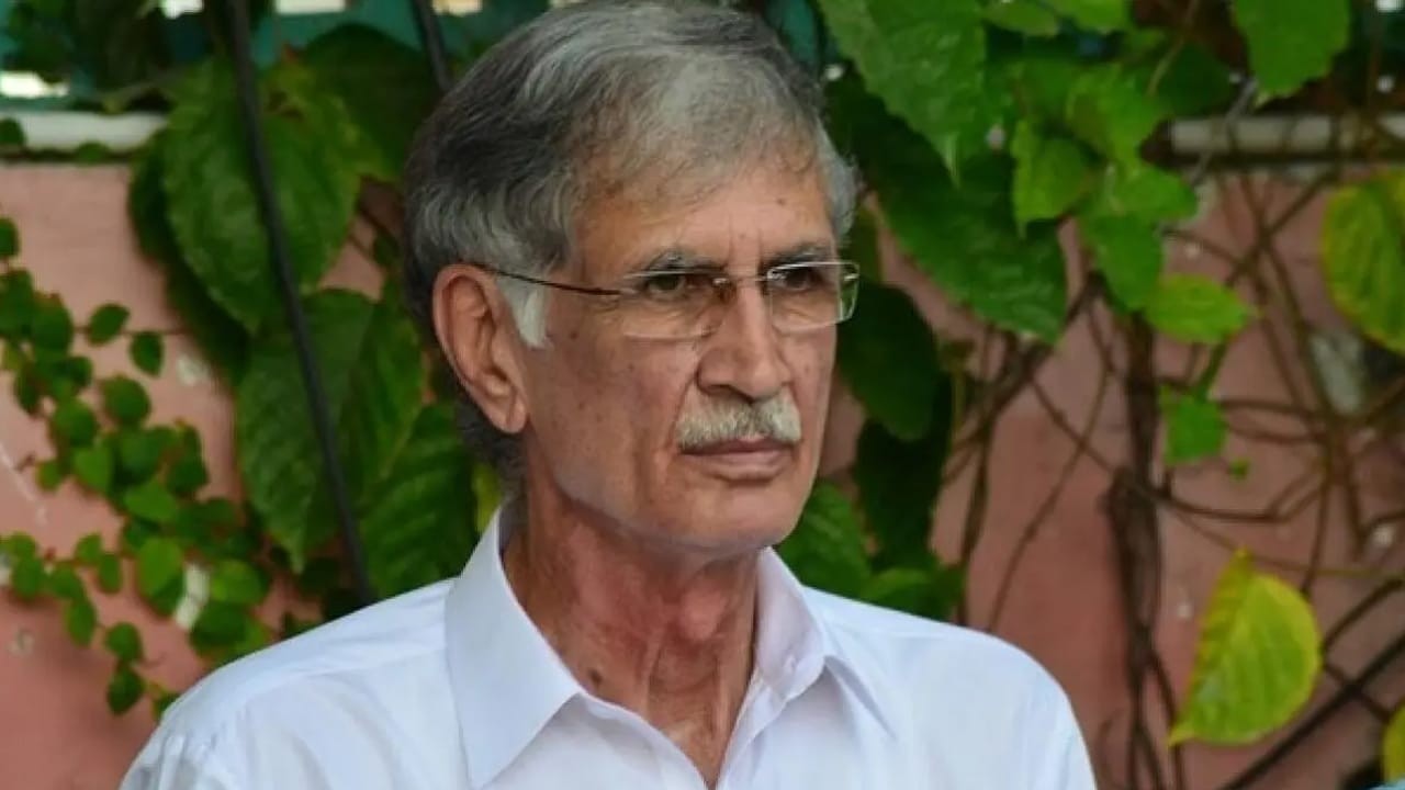 Pervez Khattak made PM's aide on interior as cabinet portfolios unveiled