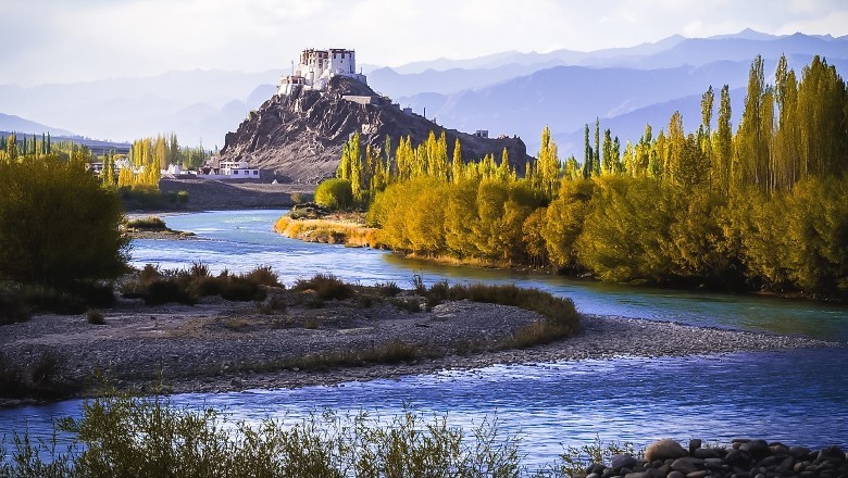 SHC suspends IRSA water certificate for six canals project