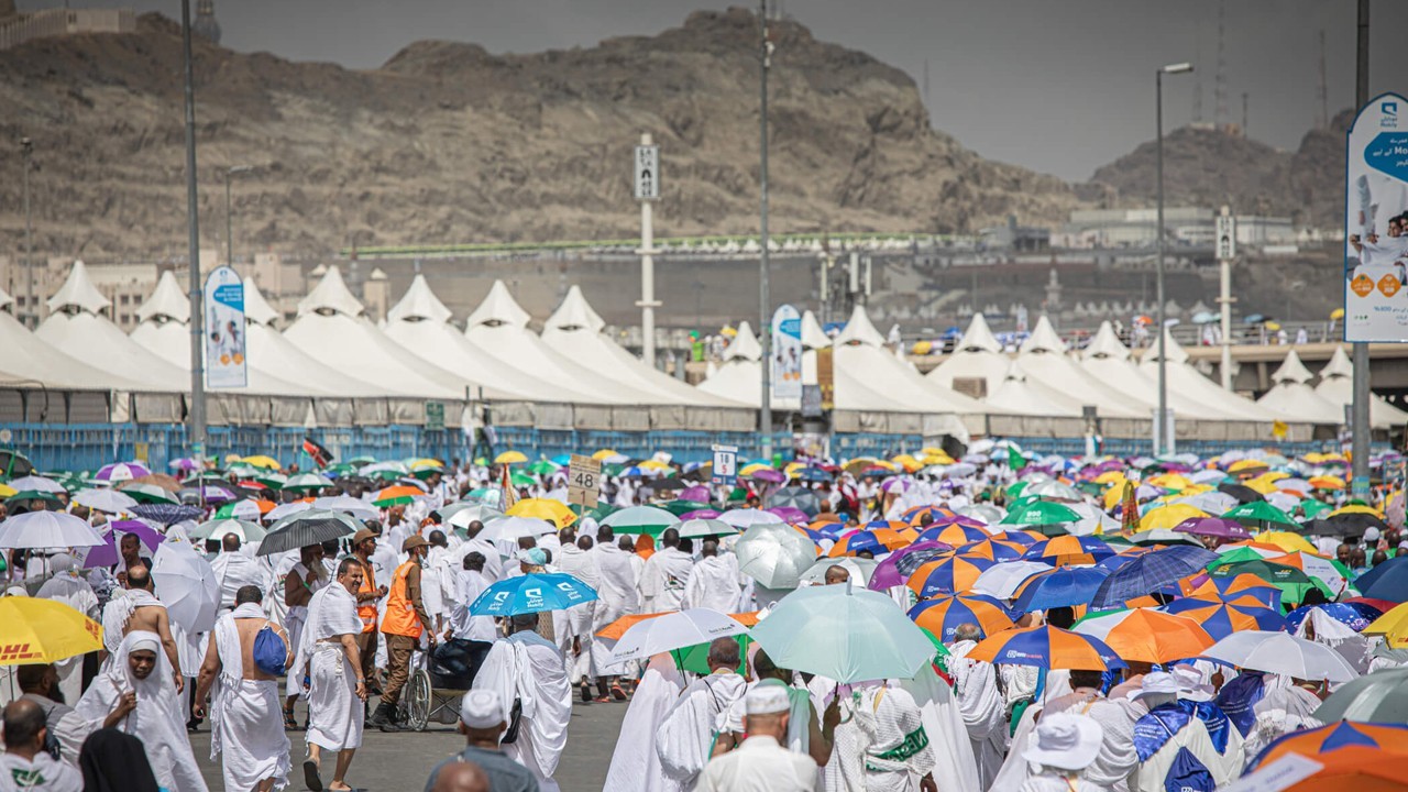 Hajj pilgrims advised to stay within camps on Arafat Day to avoid heat exhaustion