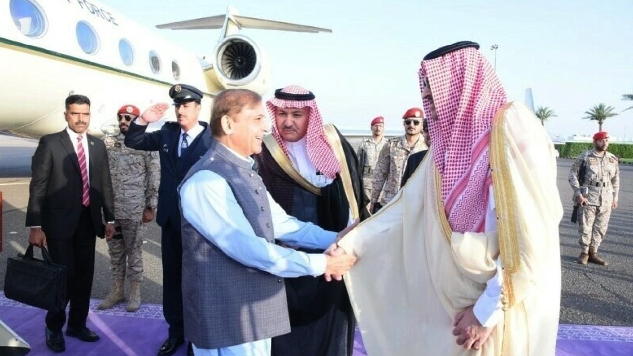 PM Sharif to celebrate Eidul Adha in Saudi Arabia