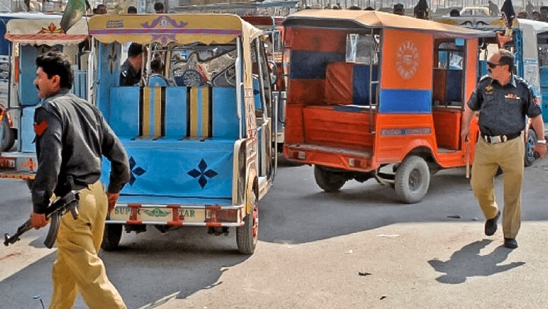 Four-seater rickshaws banned across Sindh
