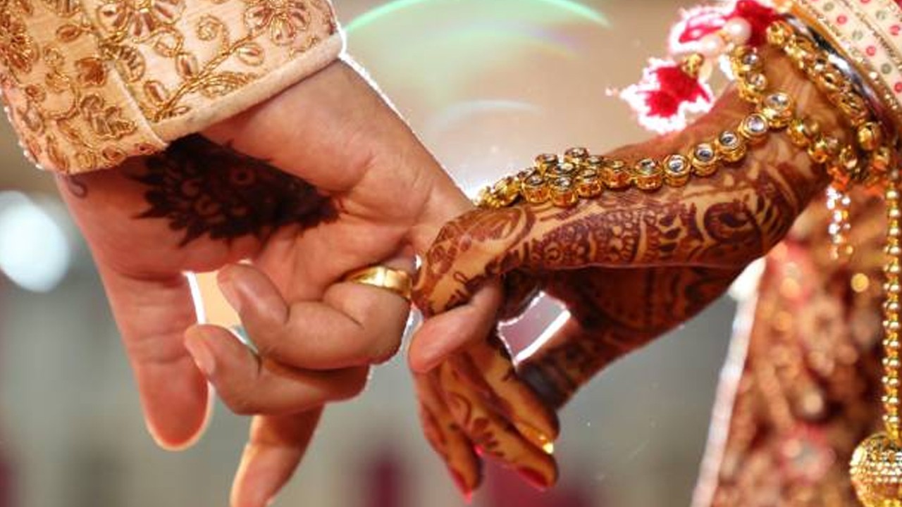 Faisalabad couple dies by suicide on railway track after family fails to arrange money for honeymoon