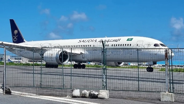 Plane carrying Hajj pilgrims diverted after bomb threat in Indonesia