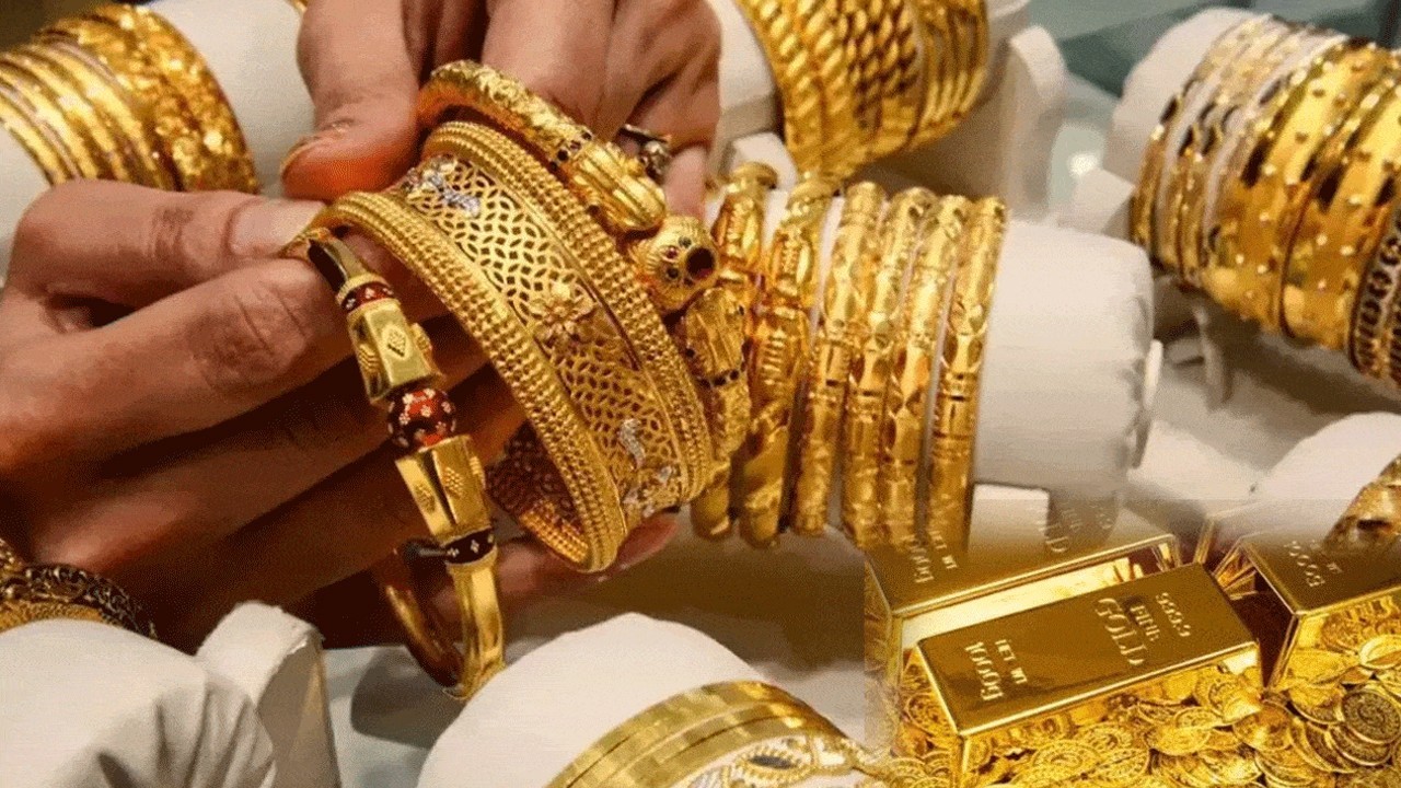 Gold prices see major drop in Pakistan