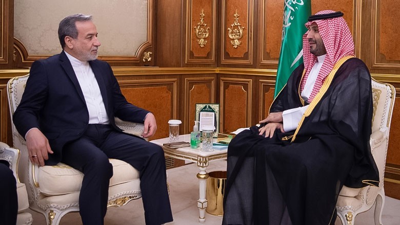 Iran’s FM, Saudi crown prince meet to discuss regional issues amid Israeli aggression