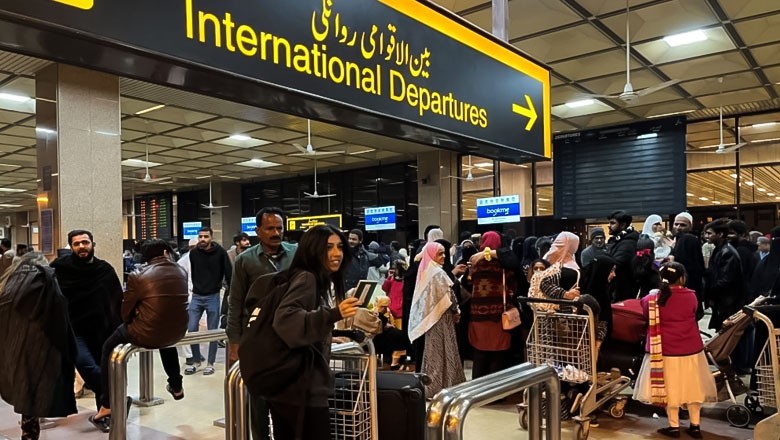 Over 336,000 Pakistanis went abroad for jobs in first half of 2025: report