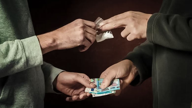 Sindh police, delivery service providers join hands against drug trafficking