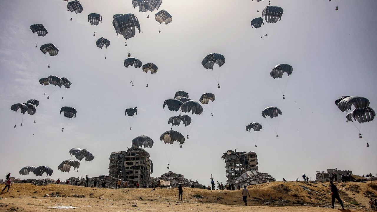 Israel allows foreign countries to parachute aid into Gaza