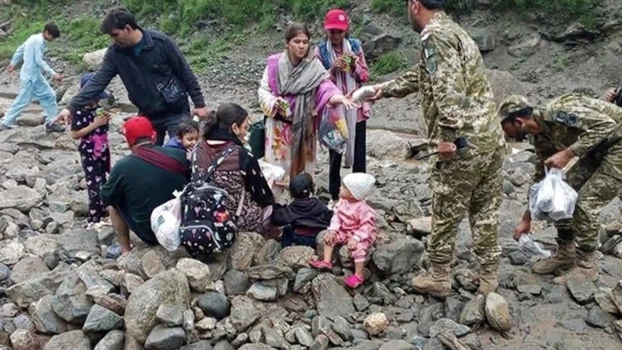 Locals step up to aid stranded tourists after Diamer cloudburst