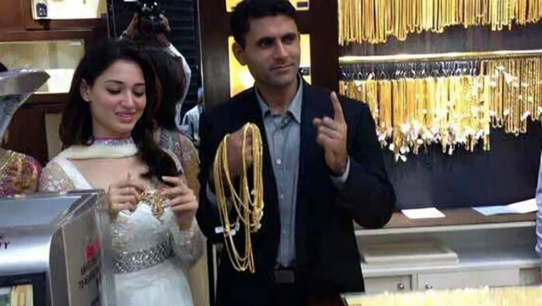 Indian actress clears air on marriage rumours with Pakistani cricketer