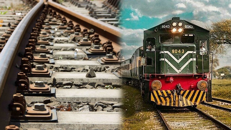 Nearly 4,000 acres of Pakistan Railways land occupied by govt, defence departments: Minister