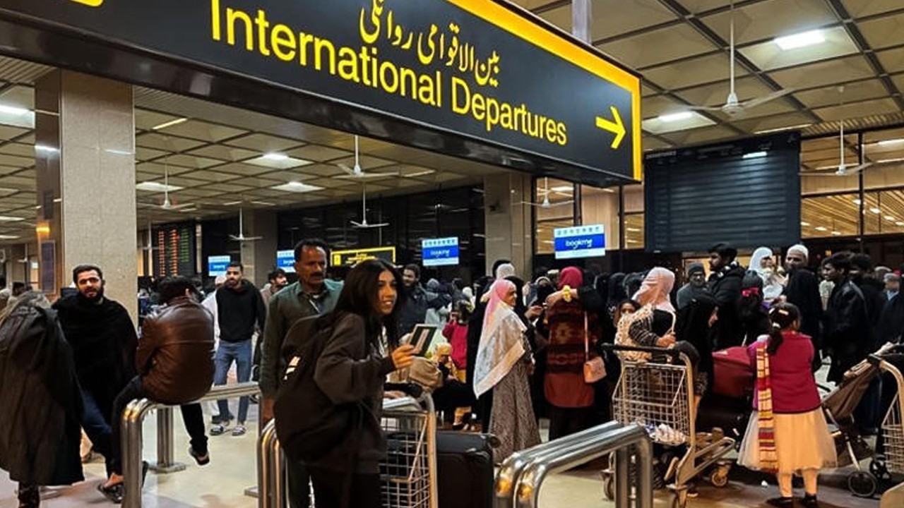 Over 350,000 Pakistanis left country in six months of 2025