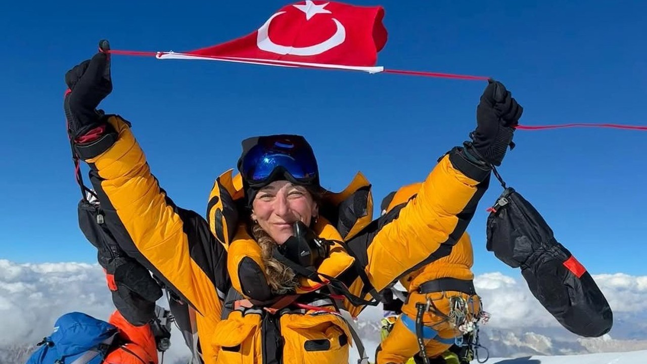 Gul Noor becomes first Turkish woman to scale K2