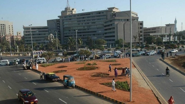 Karachi traffic police urge citizens to avoid Civic Center–National Stadium route tonight