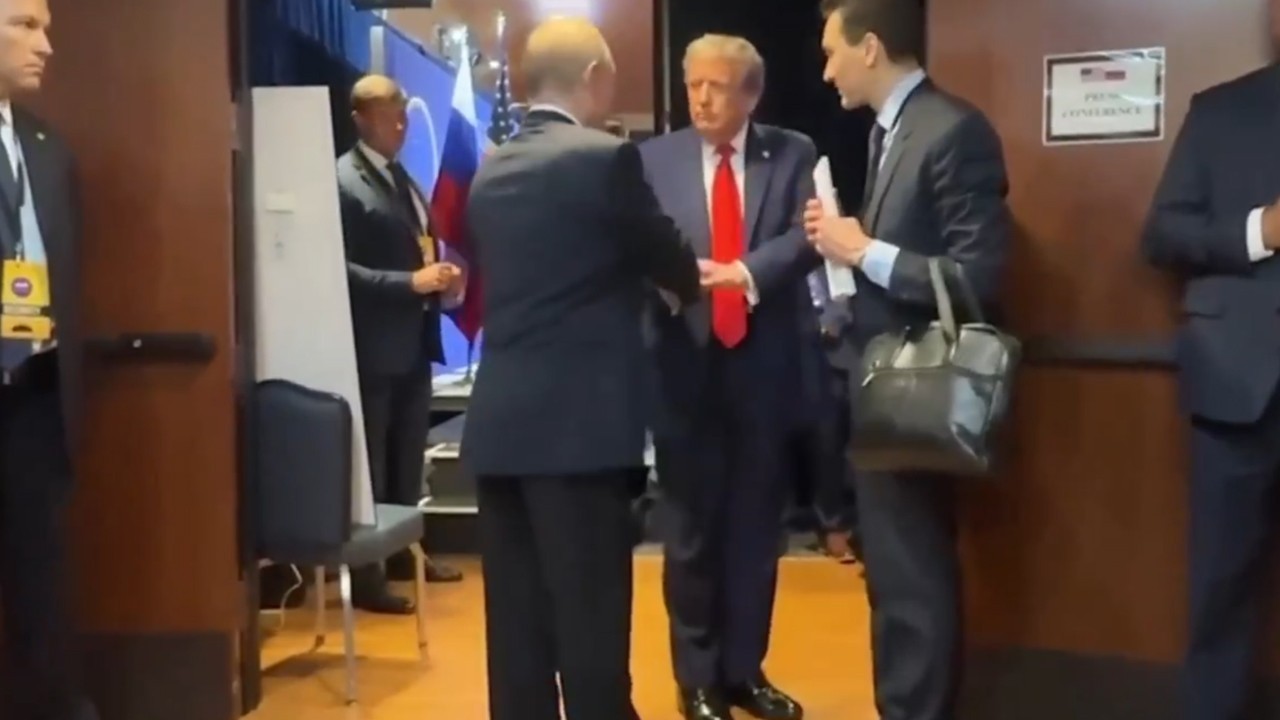 Putin's twitching feet during talks with Trump spark speculation