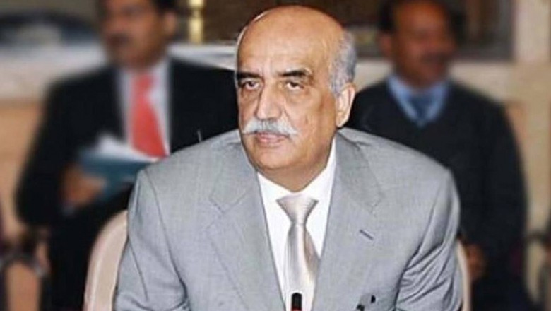 Senior PPP leader Khursheed Shah suffers stroke, airlifted to Karachi for treatment