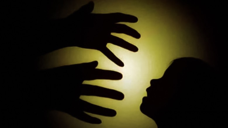 Karachi 'serial paedophile' slapped by victims during court appearance